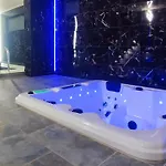 R Luxury Piscine Et Privatifs * Кольмар