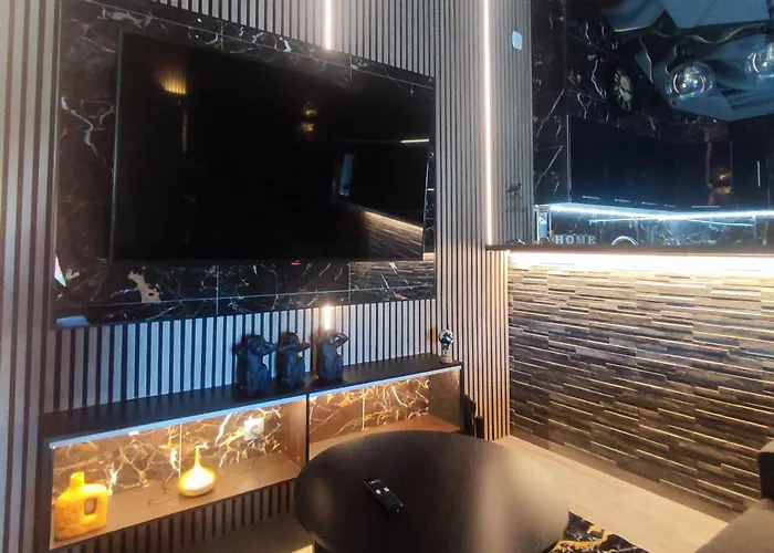 R Luxury Piscine Et Privatifs 科尔马