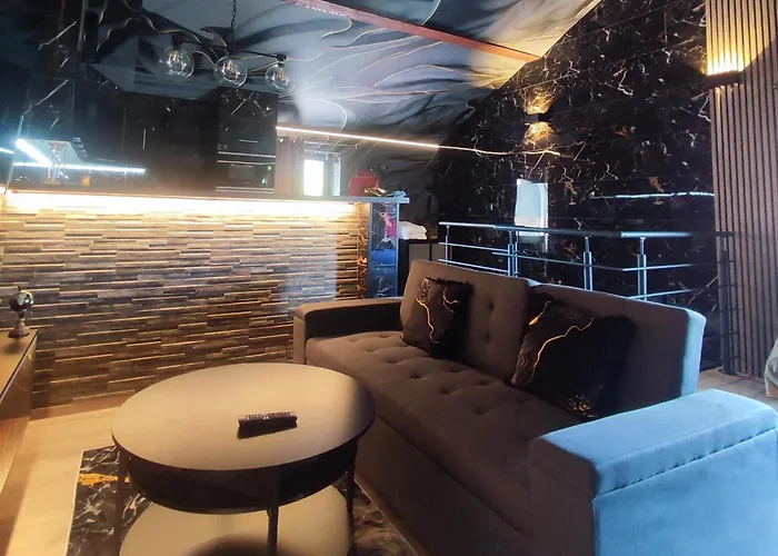 R Luxury Piscine Et Privatifs 度假居