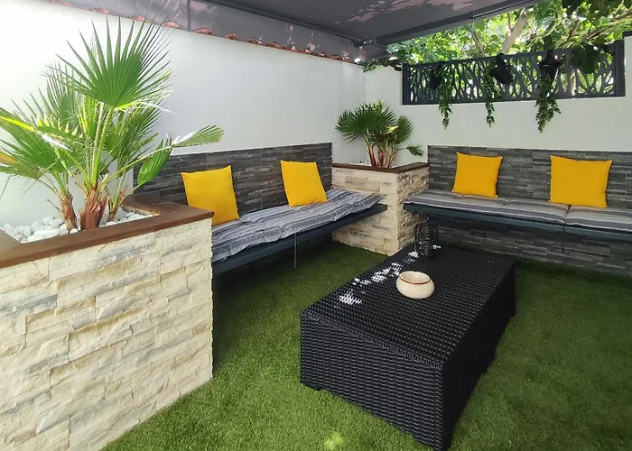 R Luxury Piscine Et Privatifs 度假居 *